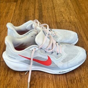 Nike AirZoom White Running Sneakers with Red Swoosh
